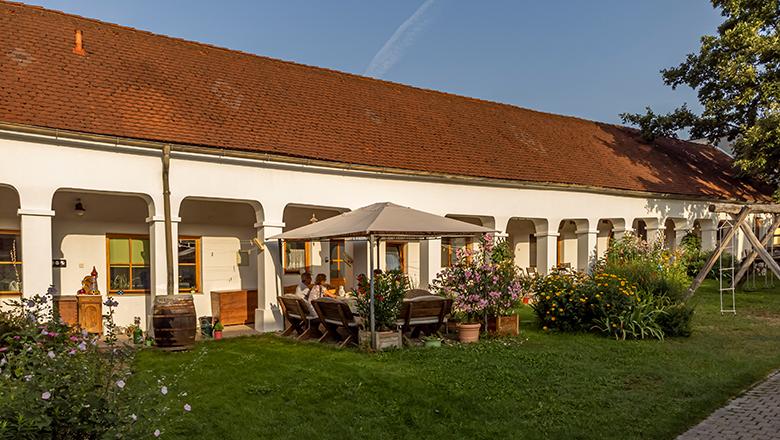 Weingut - Genießerhof G. u. A. Bohrn (Herrnb Ferienwohnung  Weinviertler DreilÃ¤ndereck