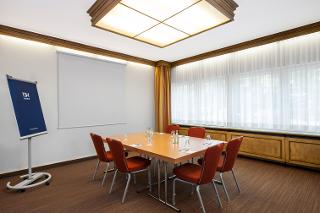 Business Room / Author: NH Hotel Group / Copyright holder: &copy; NH Hotel Group
