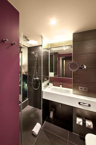 Hotel Indigo Berlin - Alexanderplatz Bathroom