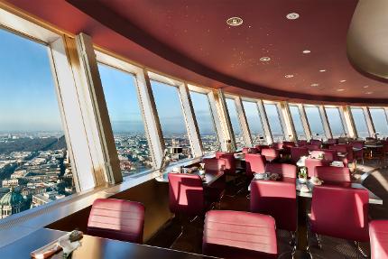 Berliner Fernsehturm: Restauranttisch im Innenring für Drehrestaurant Sphere Erwachsener
