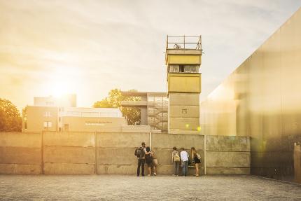Berliner Mauer Erwachsener
