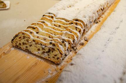 Weihnachtliches Dresden: große Stollenverkostung inkl. Glühwein an der Frauenkirche