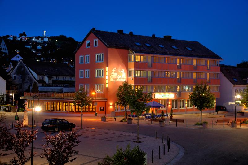 Hotel Jägerhaus - Hausbild Sommer bei Nacht