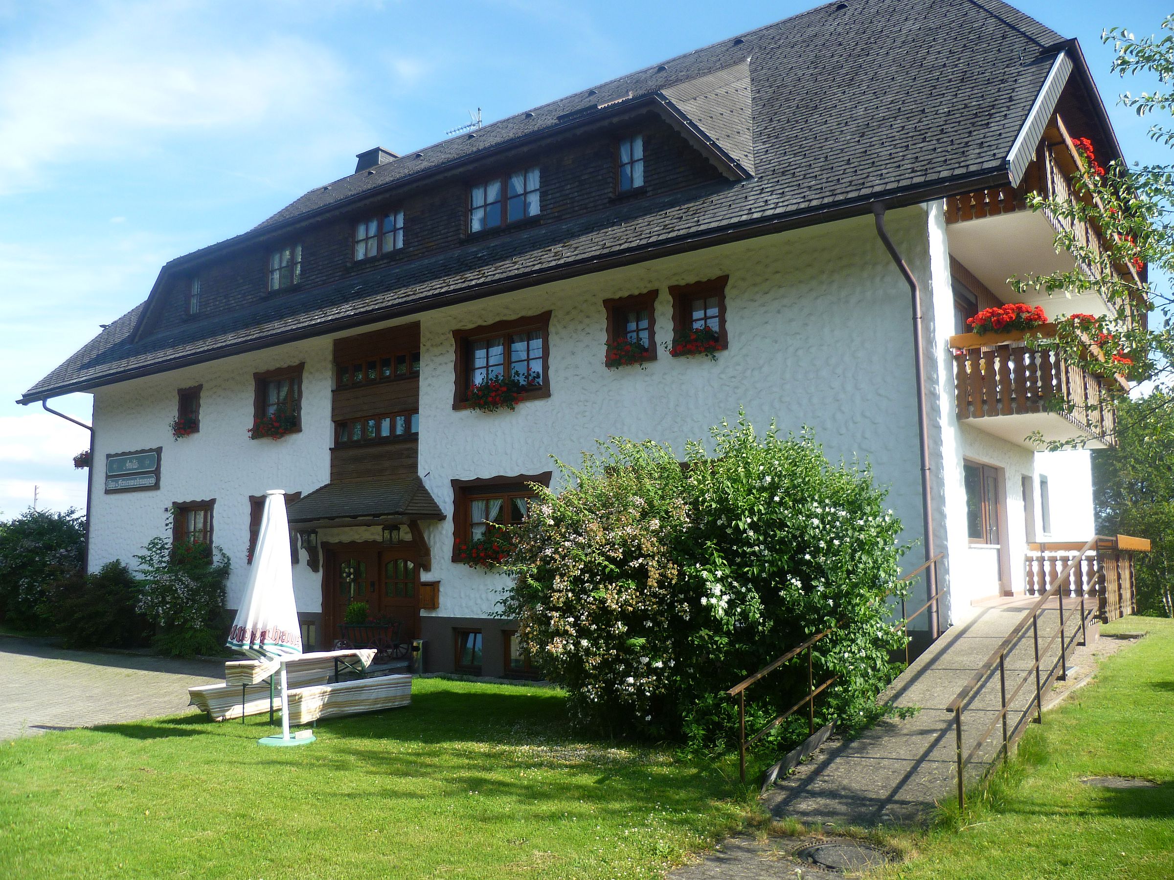 Gasthof Straub mit Ferienhaus Anita, (Lenzkirch-Ka Ferienwohnung  Schwarzwald