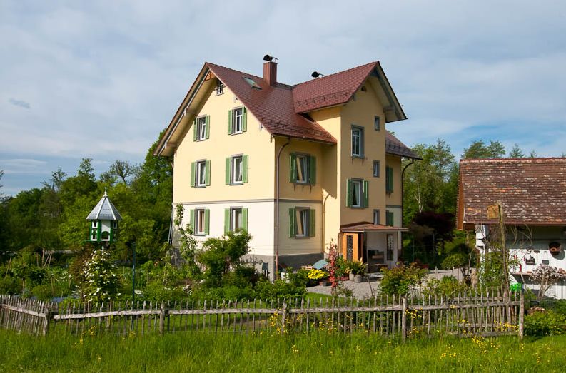 Haus zum Nussbaum, (Lindau am Bodensee). Ferienwoh Ferienwohnung  Lindau am Bodensee