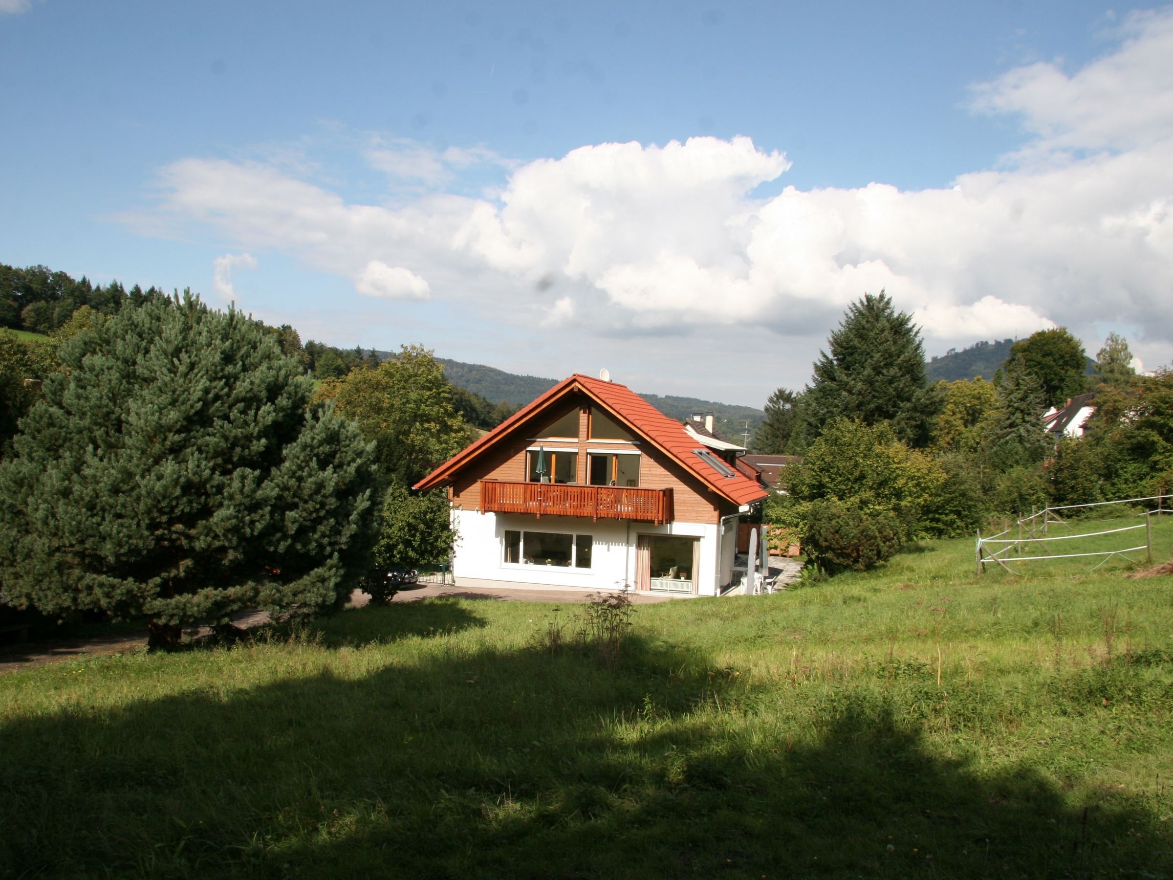 Haus am Gunzenbach, (Baden-Baden). Ferienhaus, 240 Ferienwohnung 