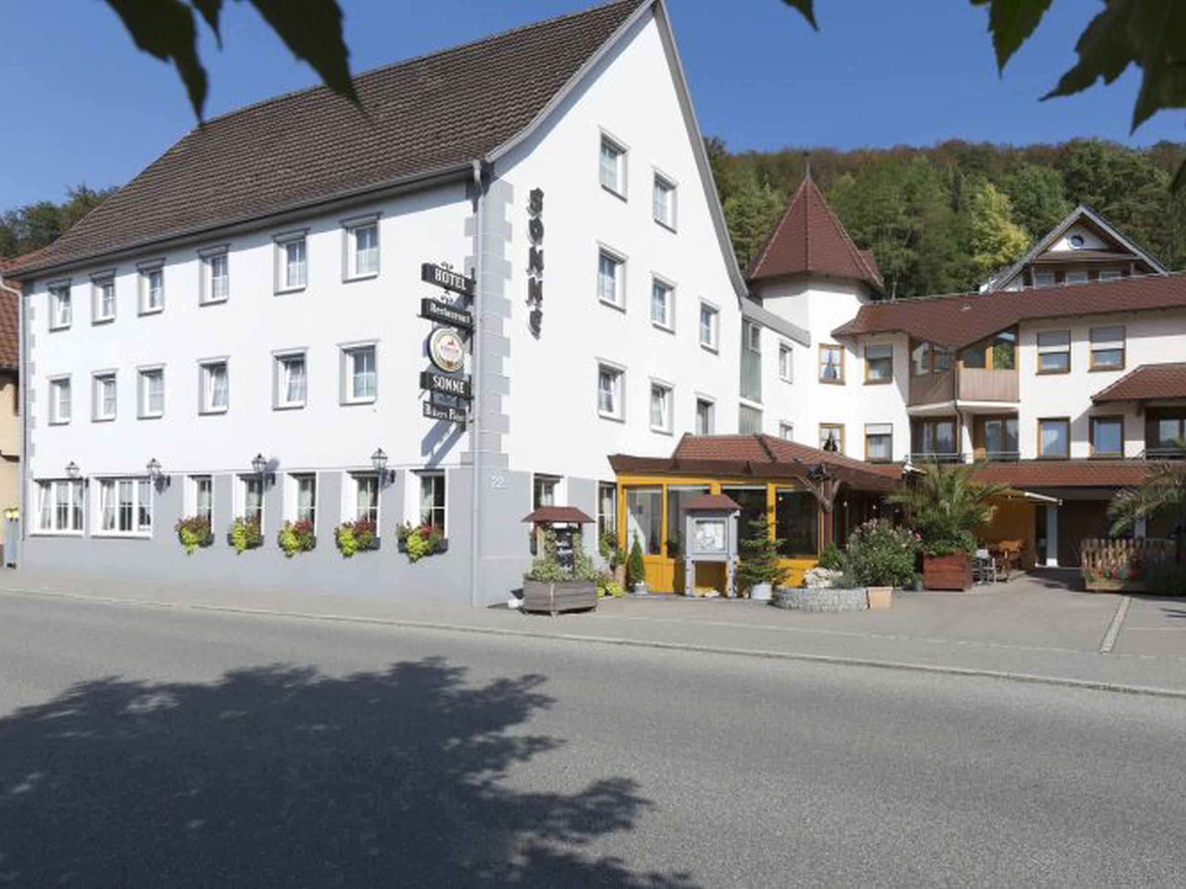 Hotel und Gasthaus Sonne, (Fridingen). Albzimmer m Ferienwohnung in Deutschland