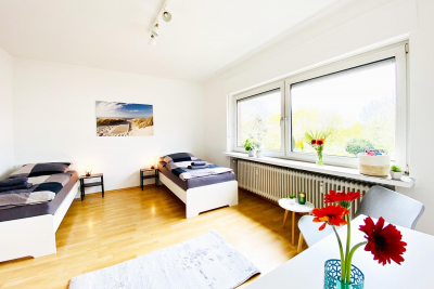 GO02 4 Zimmer Apartment mit Balkon &amp; Garte Ferienwohnung  Niederrhein