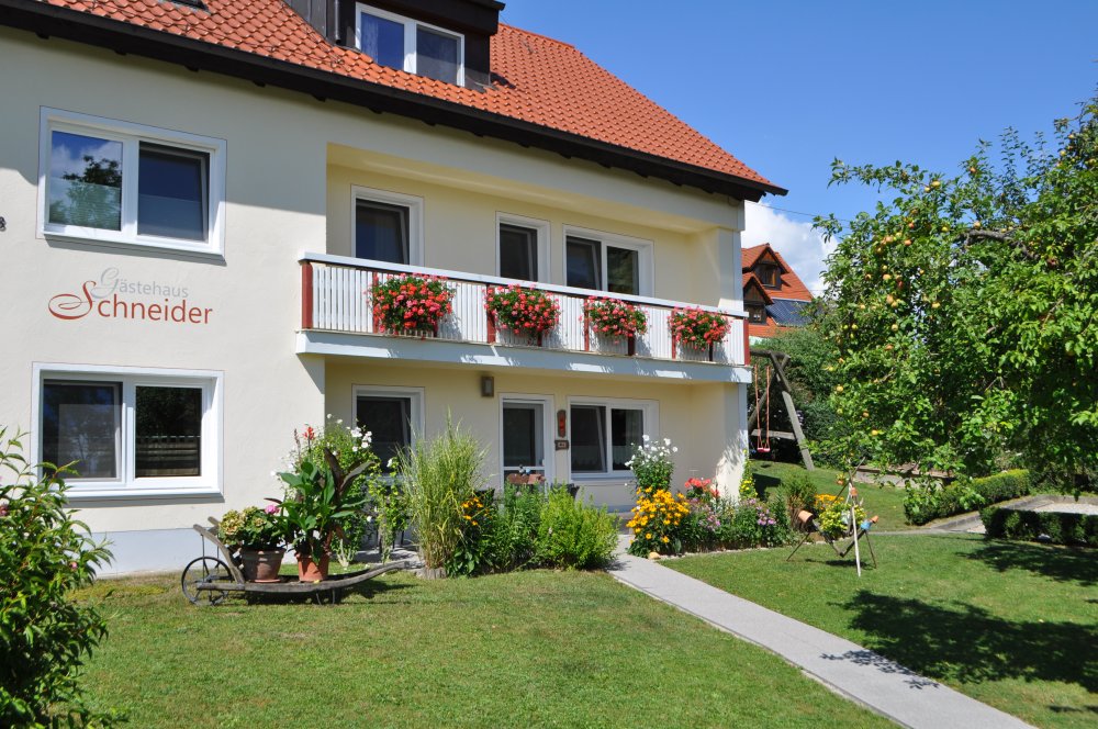 Gästehaus Schneider (Haselbach). Teichblick F Ferienwohnung 