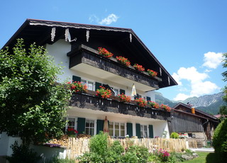 Gästehaus Alpin (Oberstdorf). NEBELHORN Ferienwohnung  Oberstdorf