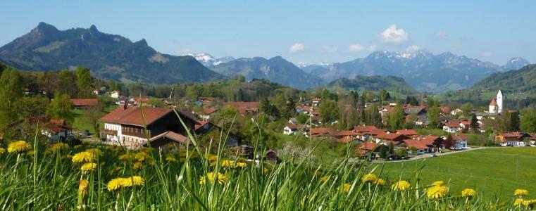 Grainbach mit Blick auf Heuberg