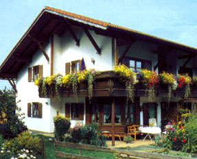 Gästehaus Böck (Rosshaupten). 2Enzian Ferienwohnung 
