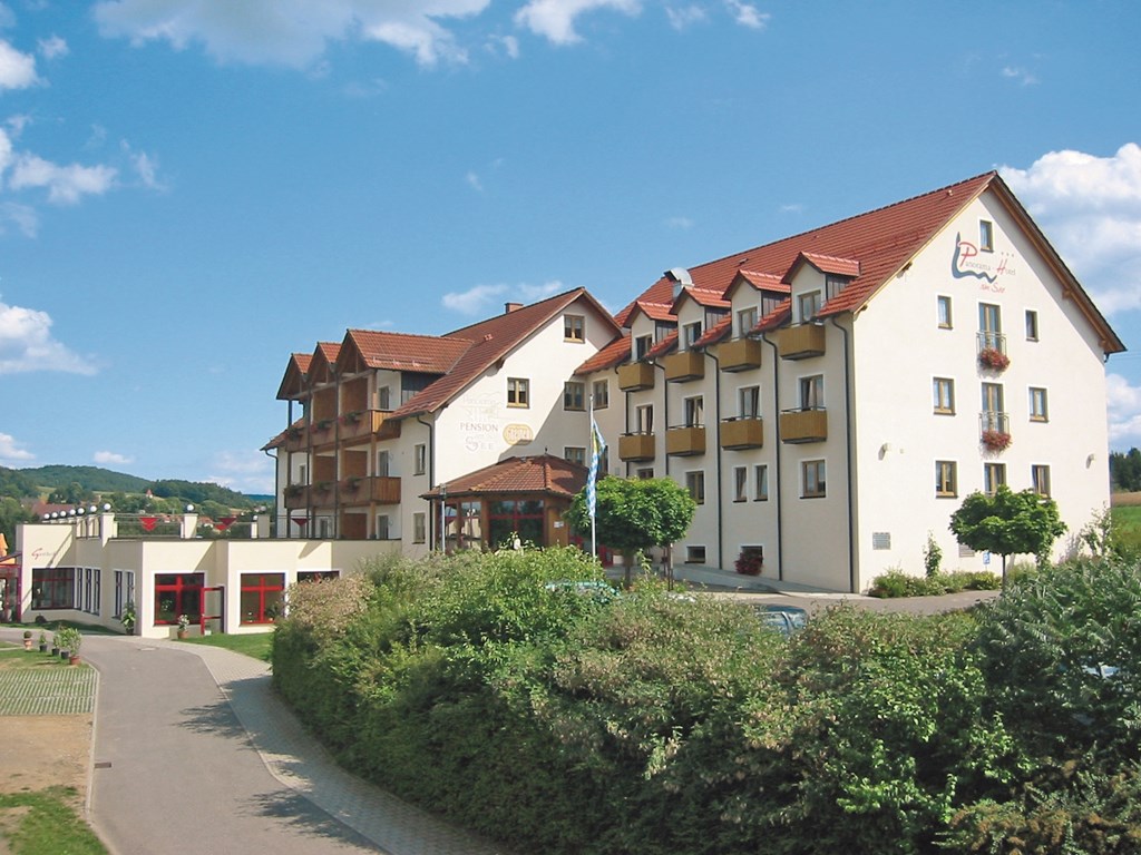 Panorama-Hotel am See (Neunburg vorm Wald). Appart Ferienwohnung 