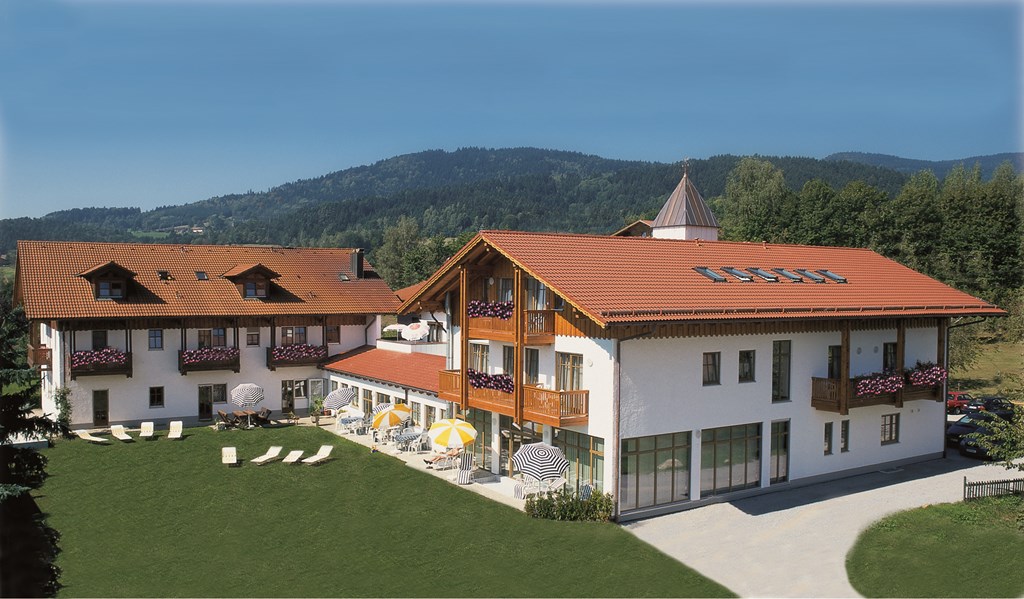 Sporthotel Bernrieder Hof (Bernried). Kingsize Dop Ferienhaus in Europa