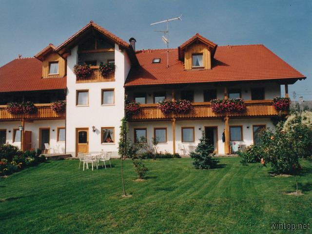 Appartementhaus "Haflinger Hof" (Bad F&u Ferienwohnung  Niederbayern