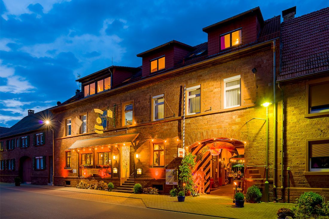 Gasthaus &amp; Hotel Drei Lilien (Werbach). Fe Ferienwohnung in Deutschland