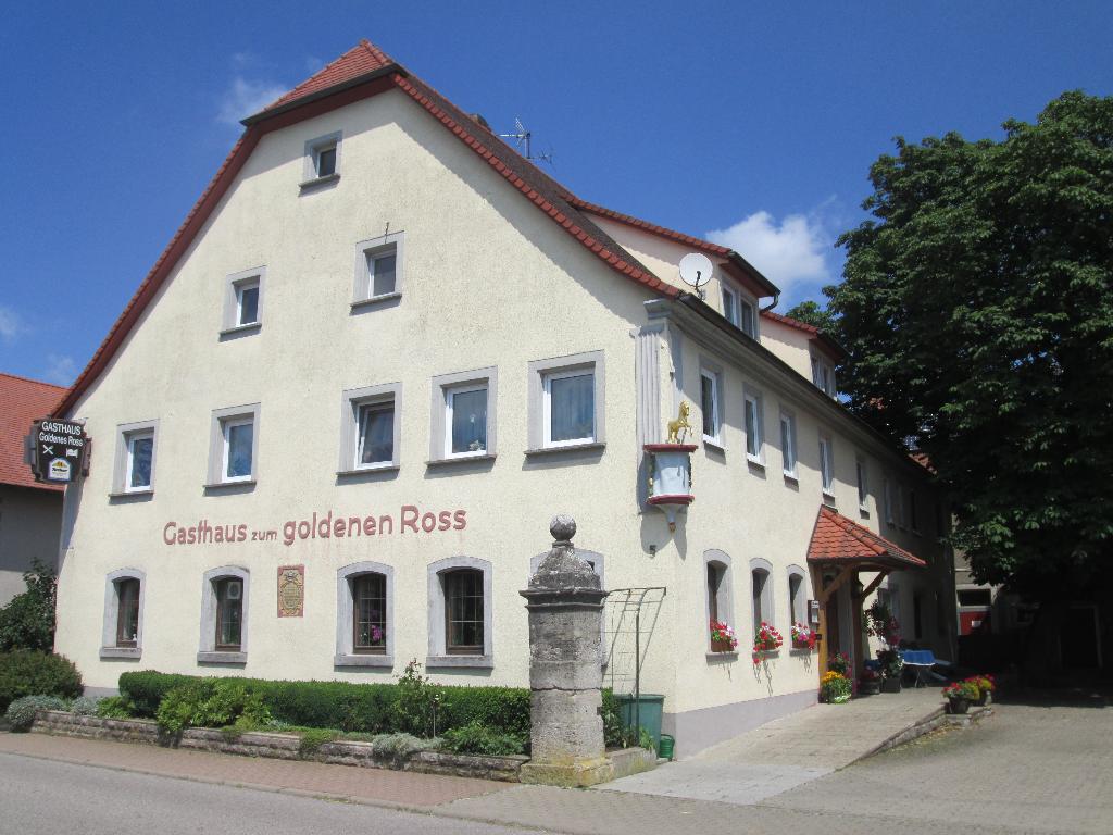 Gasthaus zum "Goldenen Roß" (Cregl