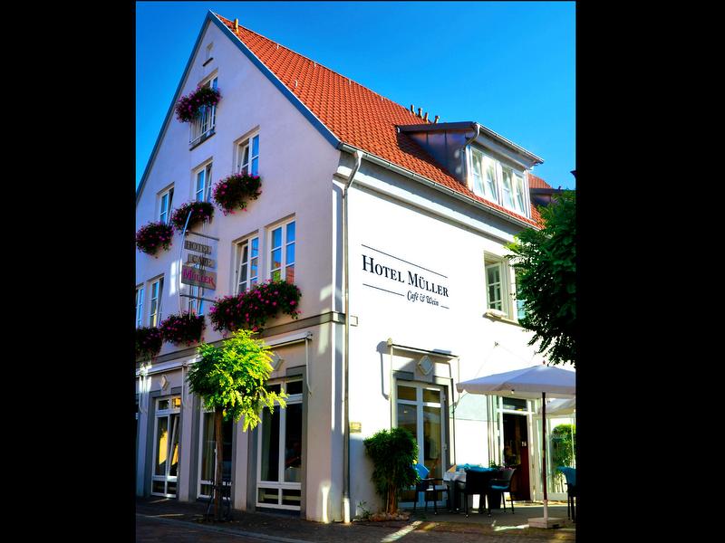 Hotel Café Müller / Mondholzhotel