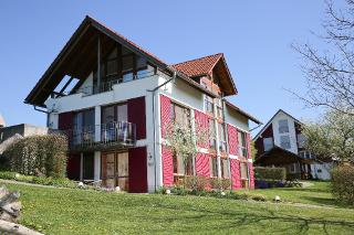 Außenansicht der Wohnung Himbeere (oben links)