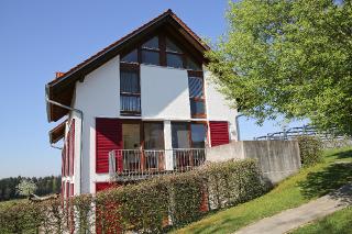 Außenansicht der Wohnung Kirsche (oben rechts)