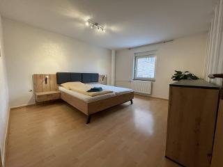 Geräumiges Schlafzimmer mit getrennten Matratzen