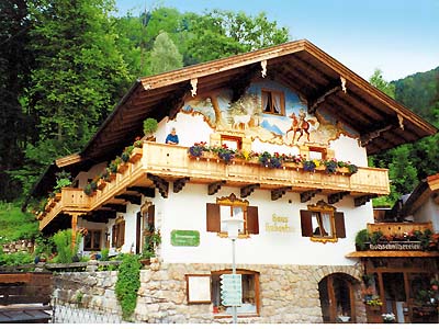 Haus Hubertus (DE Reit im Winkl). Vier-Raum-Ferien Ferienwohnung  Chiemgauer Alpen