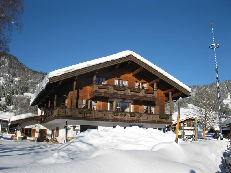 Haus am Maibaum (DE Reit im Winkl). Zwei-Raum Feri Ferienwohnung in den Alpen