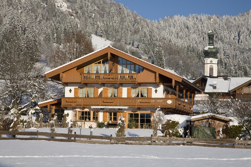 Landhaus Andrea (DE Reit im Winkl). Drei-Raum-Feri Ferienwohnung in den Alpen