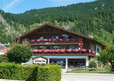 Gästehaus Flora (DE Reit im Winkl). Gemü Ferienwohnung  Chiemgauer Alpen