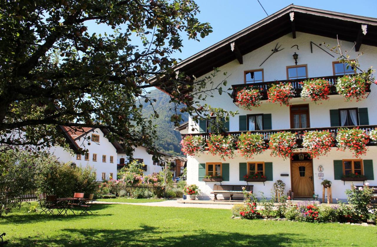 Schwaigerhof (DE Marquartstein). Ferienwohnung Hoc Ferienwohnung  Chiemgauer Alpen