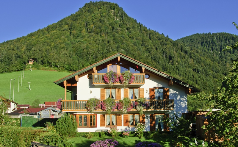 Haus Heizinger (DE Ruhpolding). Fewo 1, 50qm, Balk Ferienwohnung  Chiemgauer Alpen