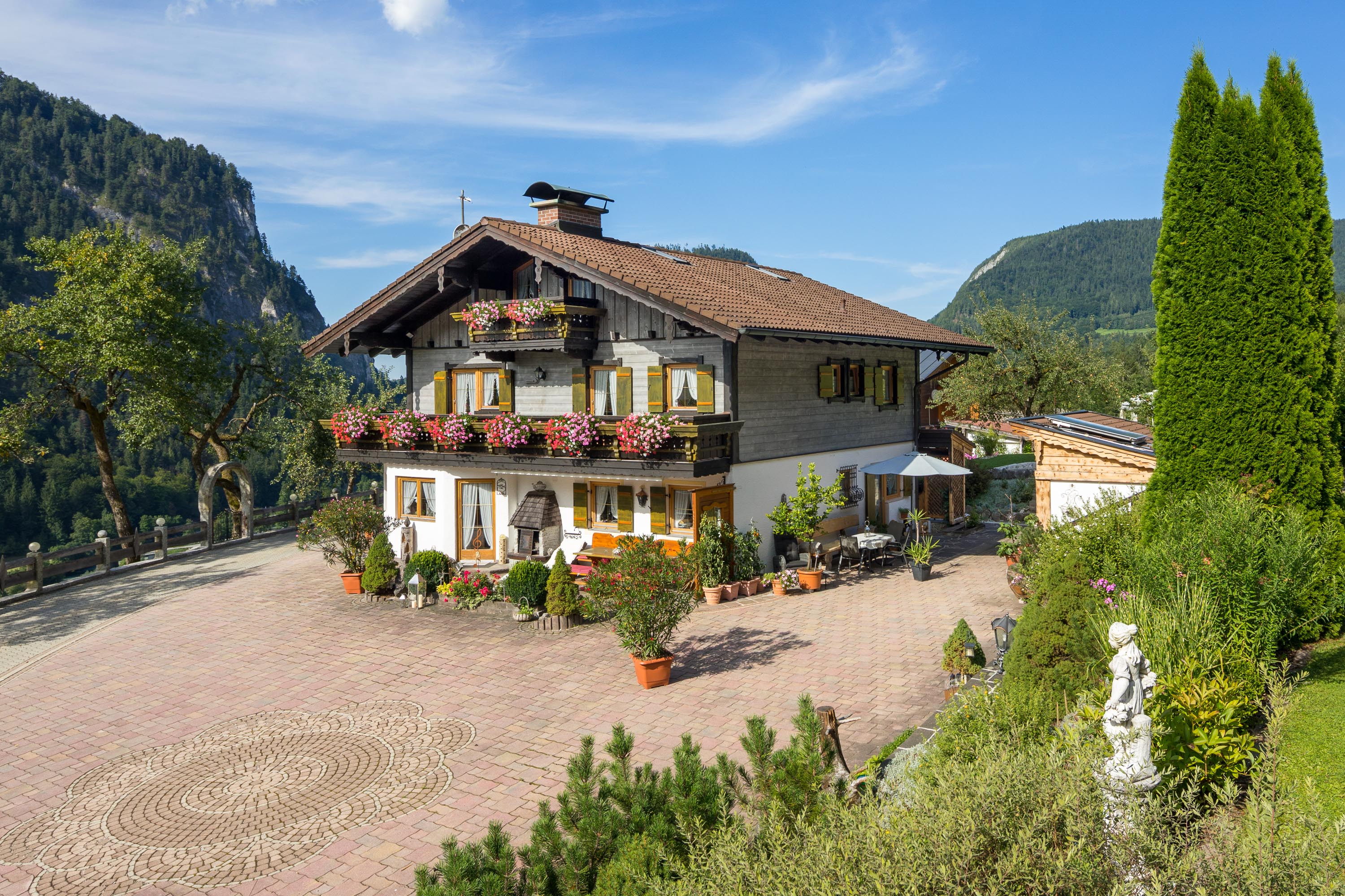 Haus Angerer - Vogeleben (DE Berchtesgaden). Waldz Ferienwohnung in Europa