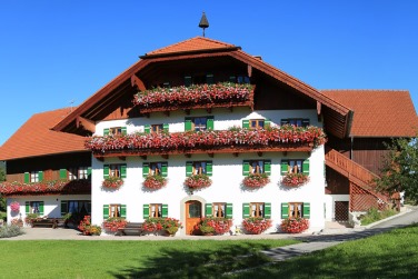 Unterenglhängerhof (DE Anger). Ferienwohnung  Ferienwohnung in den Alpen