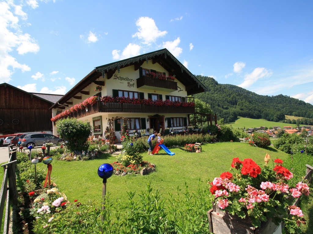 Schneider-Hof (DE Ruhpolding). Ferienwohnung 75qm, Ferienwohnung in den Alpen