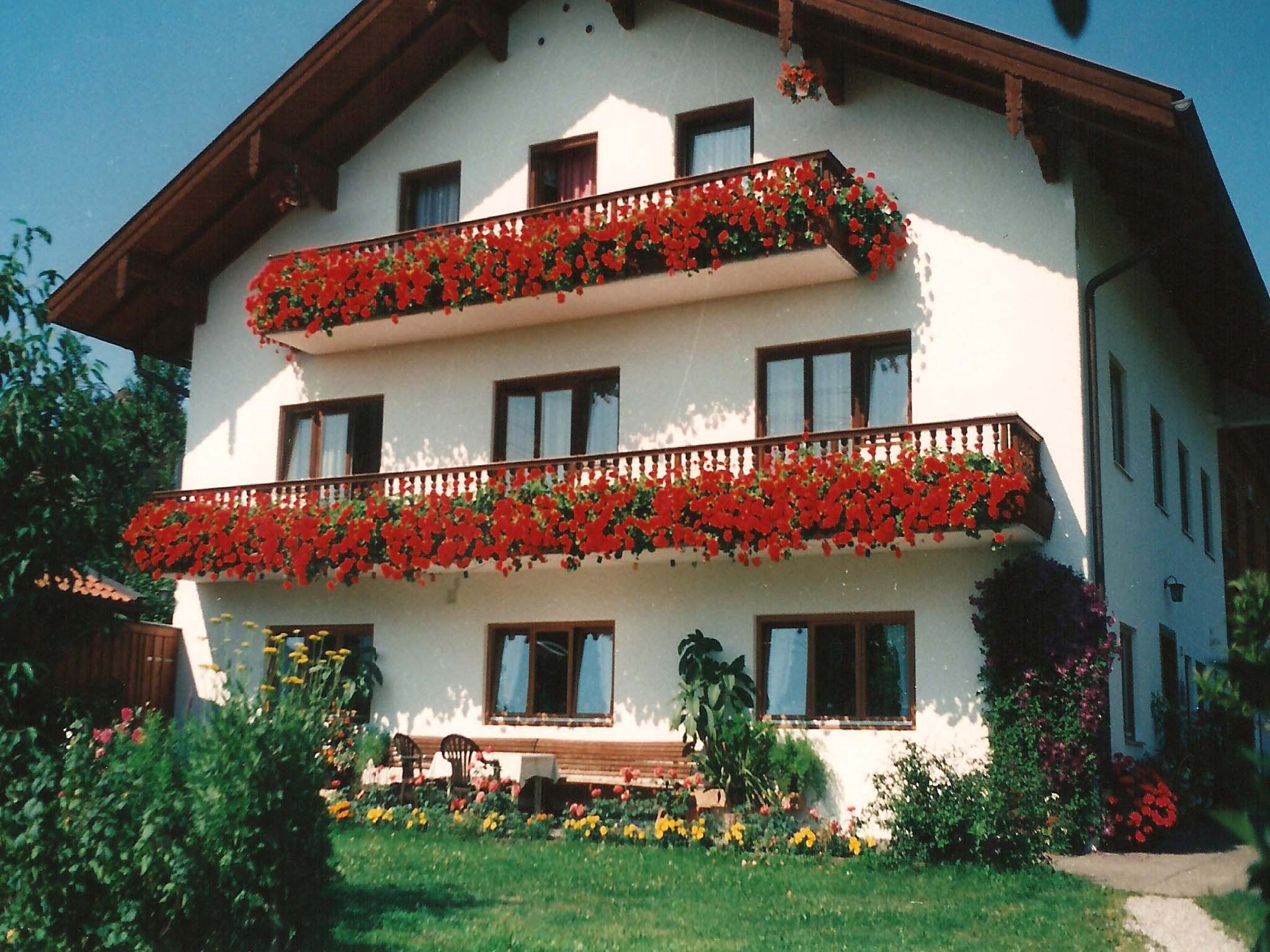 Landhaus Koch (DE Höslwang). Ferienwohnung Ro Ferienwohnung  Oberbayern