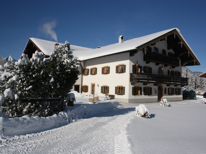 Ferienwohnungen Ortner-Hof (DE Ruhpolding). Apartm Ferienwohnung in den Alpen