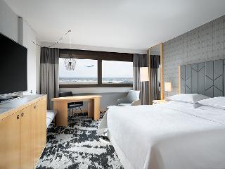 Premium Room Queen / Urheber: Sheraton Airport Hotel, Matteo Barro / Rechteinhaber: &copy; Sheraton Airport Hotel, Matteo Barro