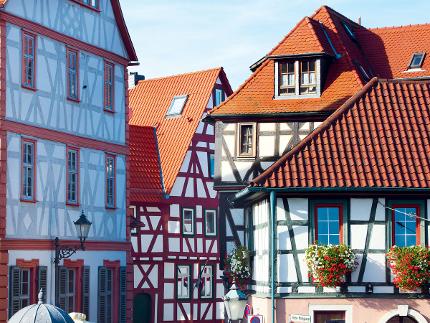Get to know beautiful Seligenstadt with one of our guided city tours
