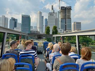 Rundfahrt im Hop-On Hop-Off Bus / Rechteinhaber: &copy; Frankfurt Sightseeing GmbH
