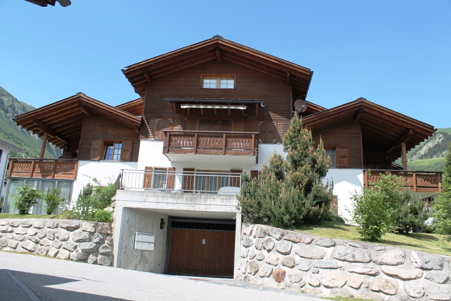 Casa Genziana Castelein, (Camischolas/Sedrun).  Ferienwohnung in der Schweiz