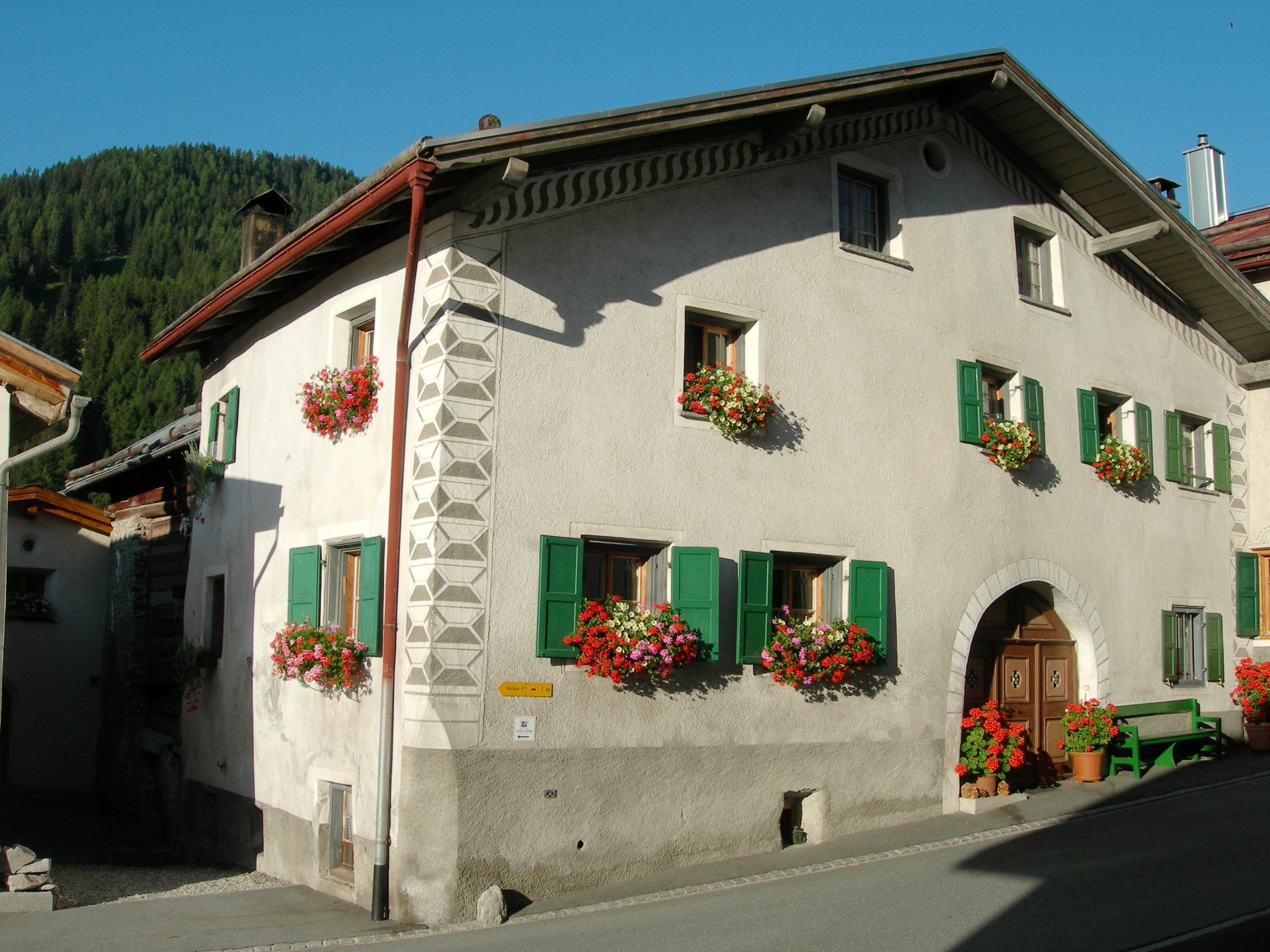 Melcher Jon &amp; Brigitte - Bauernhaus, (Valc Ferienwohnung in der Schweiz