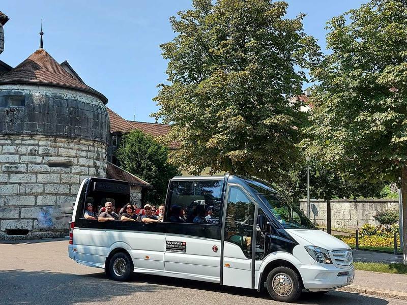 Cabrio Panoramabus, Schloss Waldegg