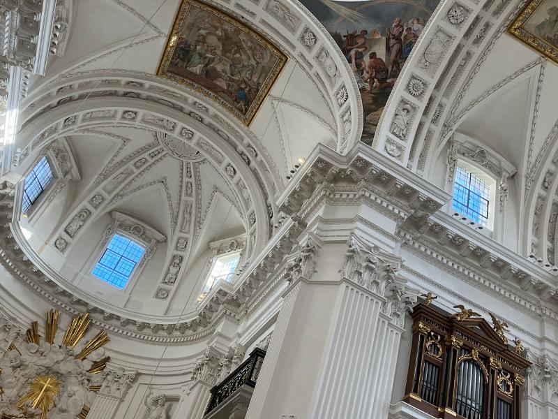 St. Ursen-Kathedrale Solothurn, Deckengemälde und Stuckaturen
